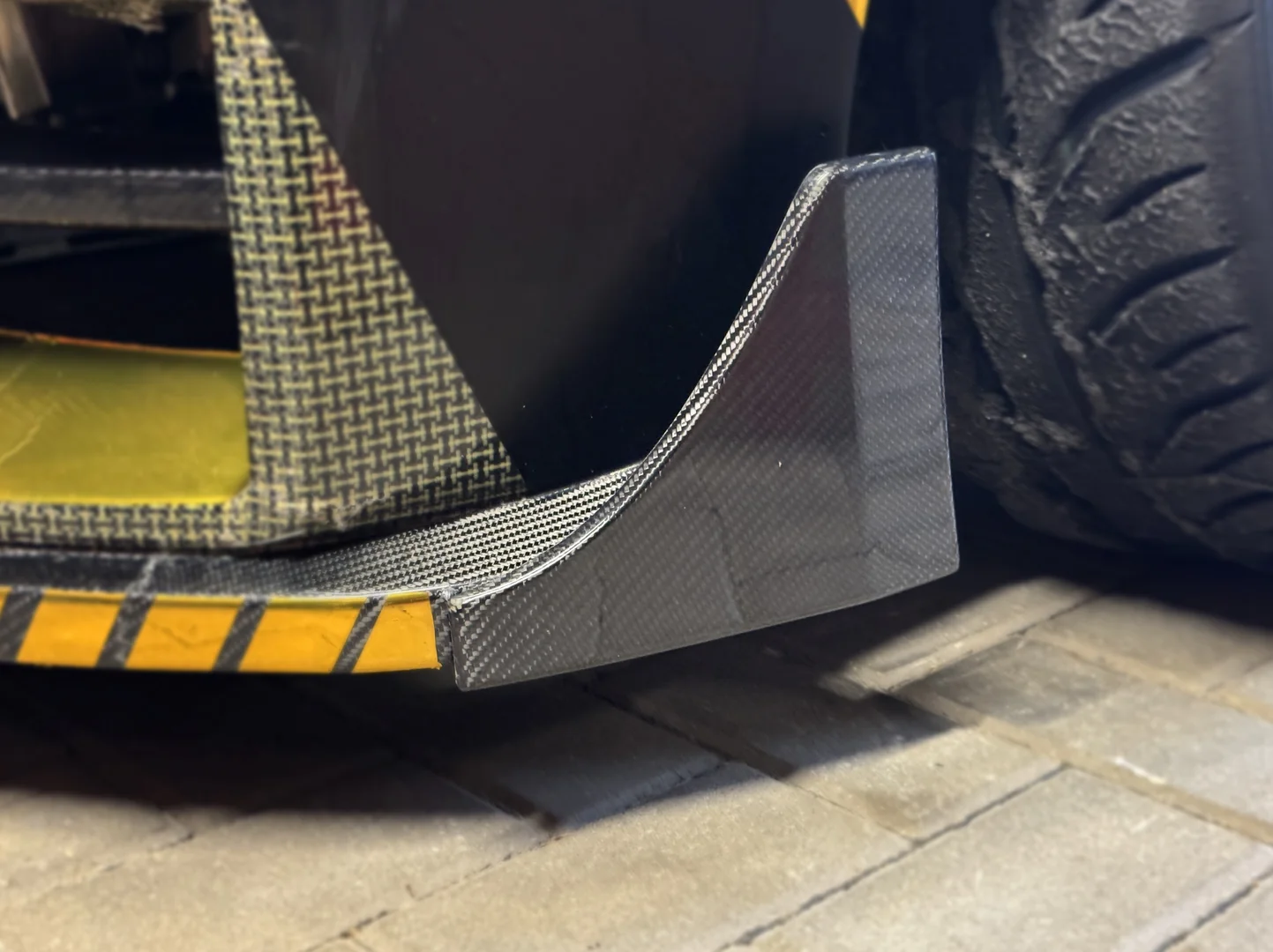 Front bumper Left sill plate , G87 M2 thumbnail 5